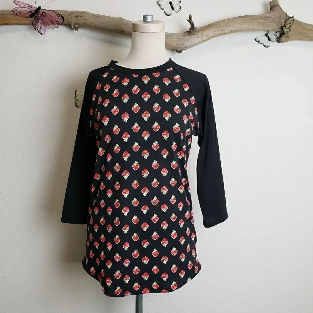 Lularoe randy with strawberries